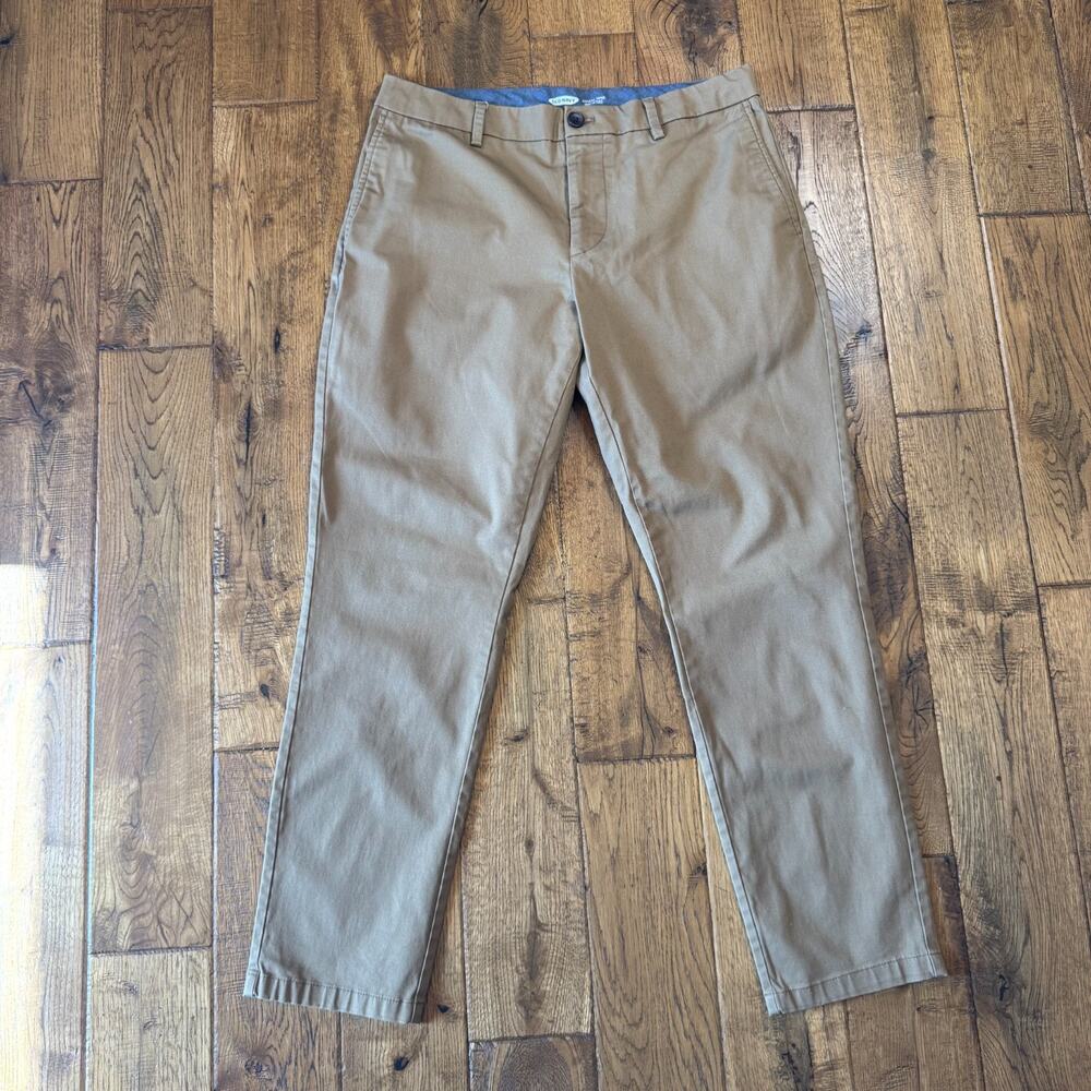 Old Navy Athletic Taper Built in Flex Men's Tan Khaki Chino Pants Size 33x30